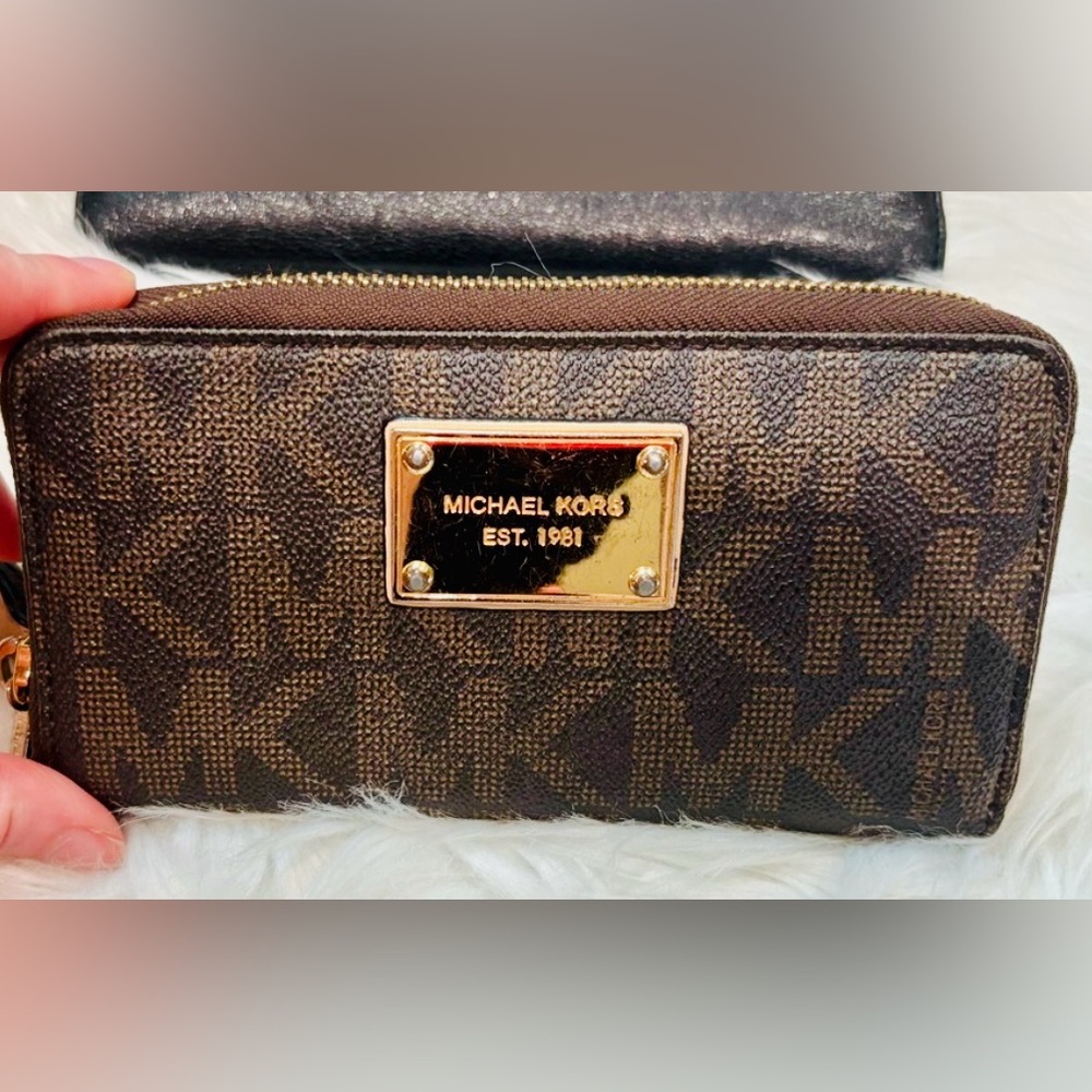 Michael Kors Dark Brown and Gold Clutch Wallet - EUC